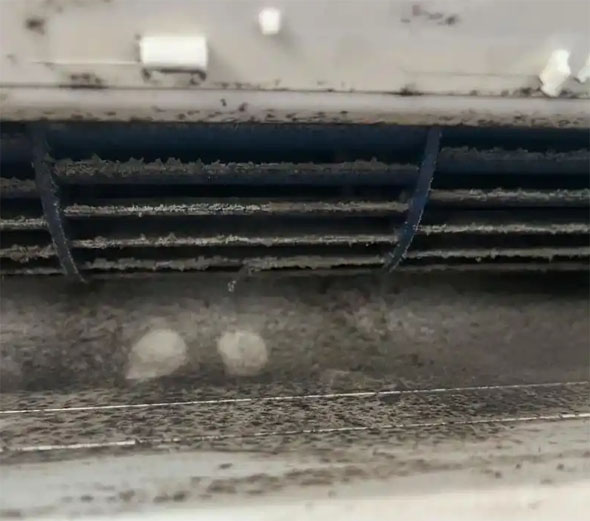 牡丹江市空调吹的风有股烧焦味是怎么回事